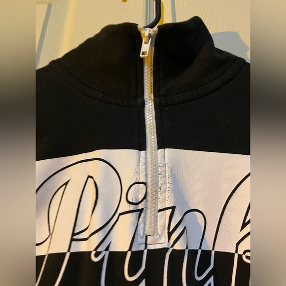 Pink vs half zip sweater - Picture 3 of 9